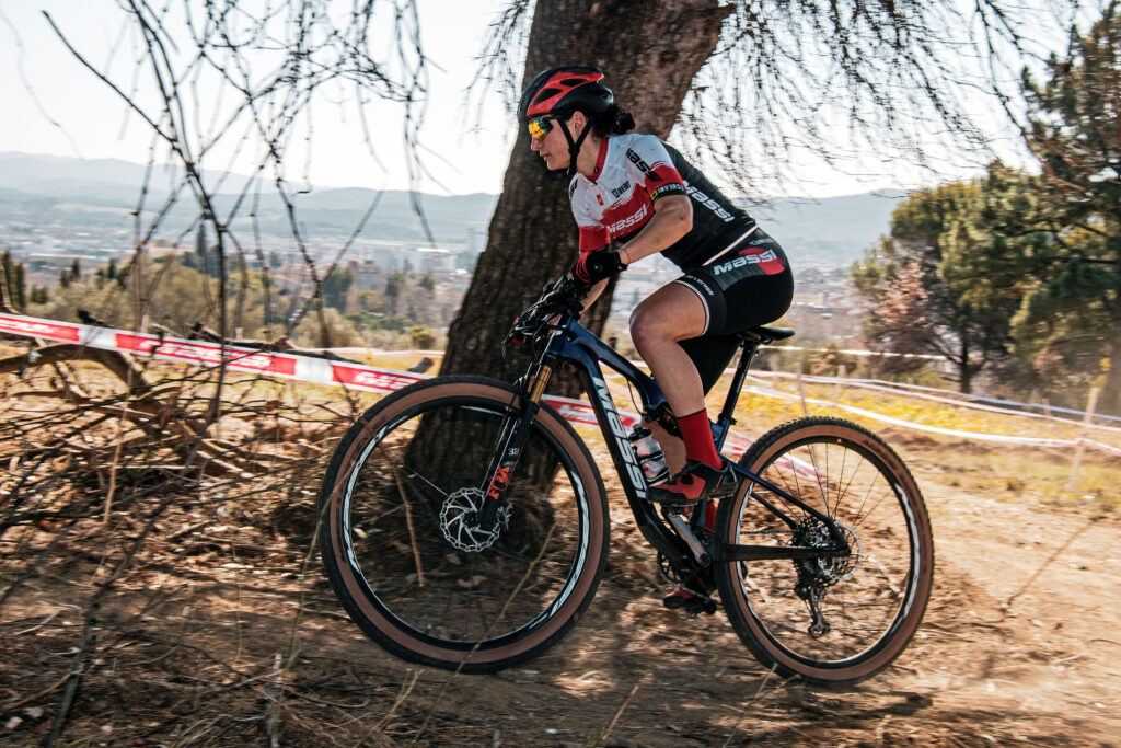 Inverse outfits the Massi MTB professional Racing Team | Inverseteams