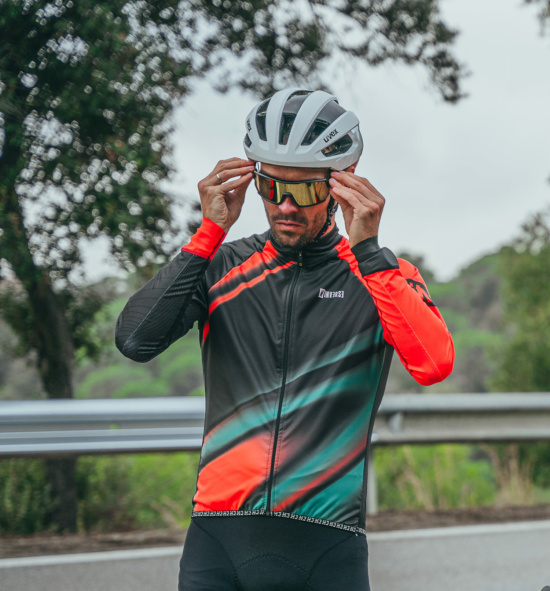 Chaqueta ciclista con luz personalizada