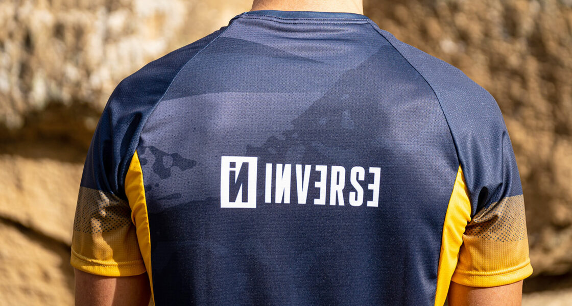 camiseta trail running team inverse