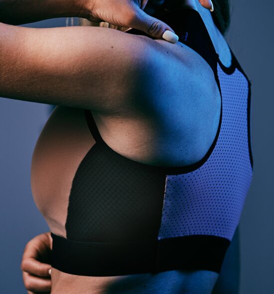 Top deportivo PURE DAIA INVERSE