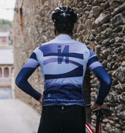 https://www.inverseteams.com/wp-content/uploads/MAILLOT-CICLISTA-INVIERNO-TONN-3-420x450.jpg