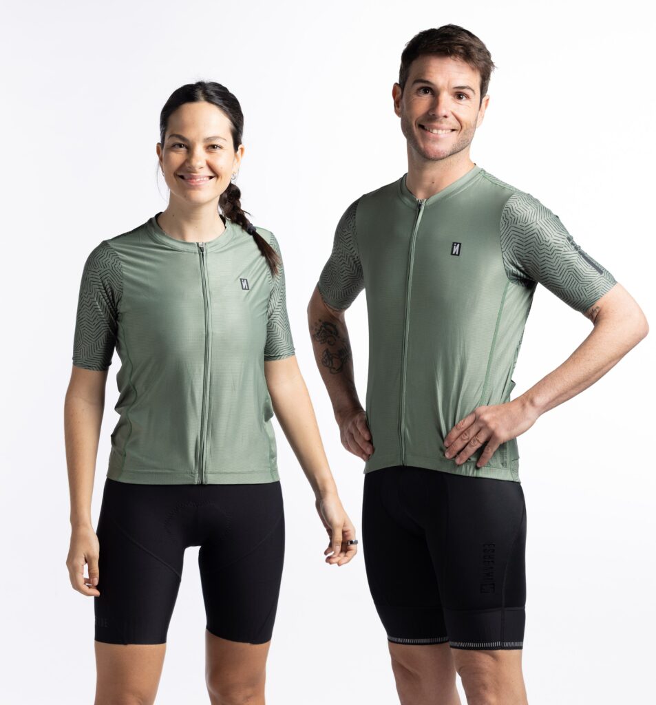 A loose or tightfitting cycling jersey? Inverseteams